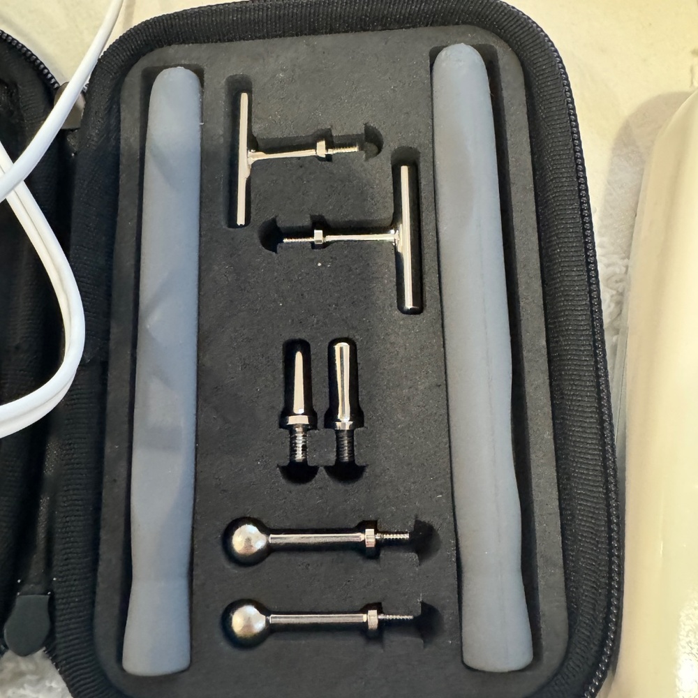 7E Wellness MyoLift 600 Professional Microcurrent Machine + Precision Wand Kit - Picture 3 of 3